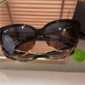 Maui Jim Brown Sunglasses Oversized Butterfly Frame Maui Jim | Accessories | Maui Jim Brown Sunglasses Oversized  main image 2